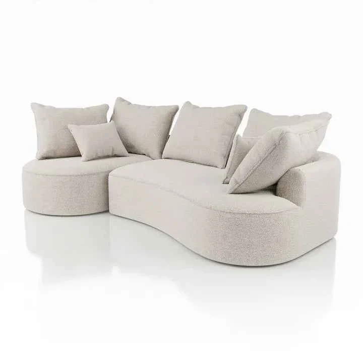 Sofa Tirano mit Ottomane & Dekokissen aus Boucléstoff Creme Links